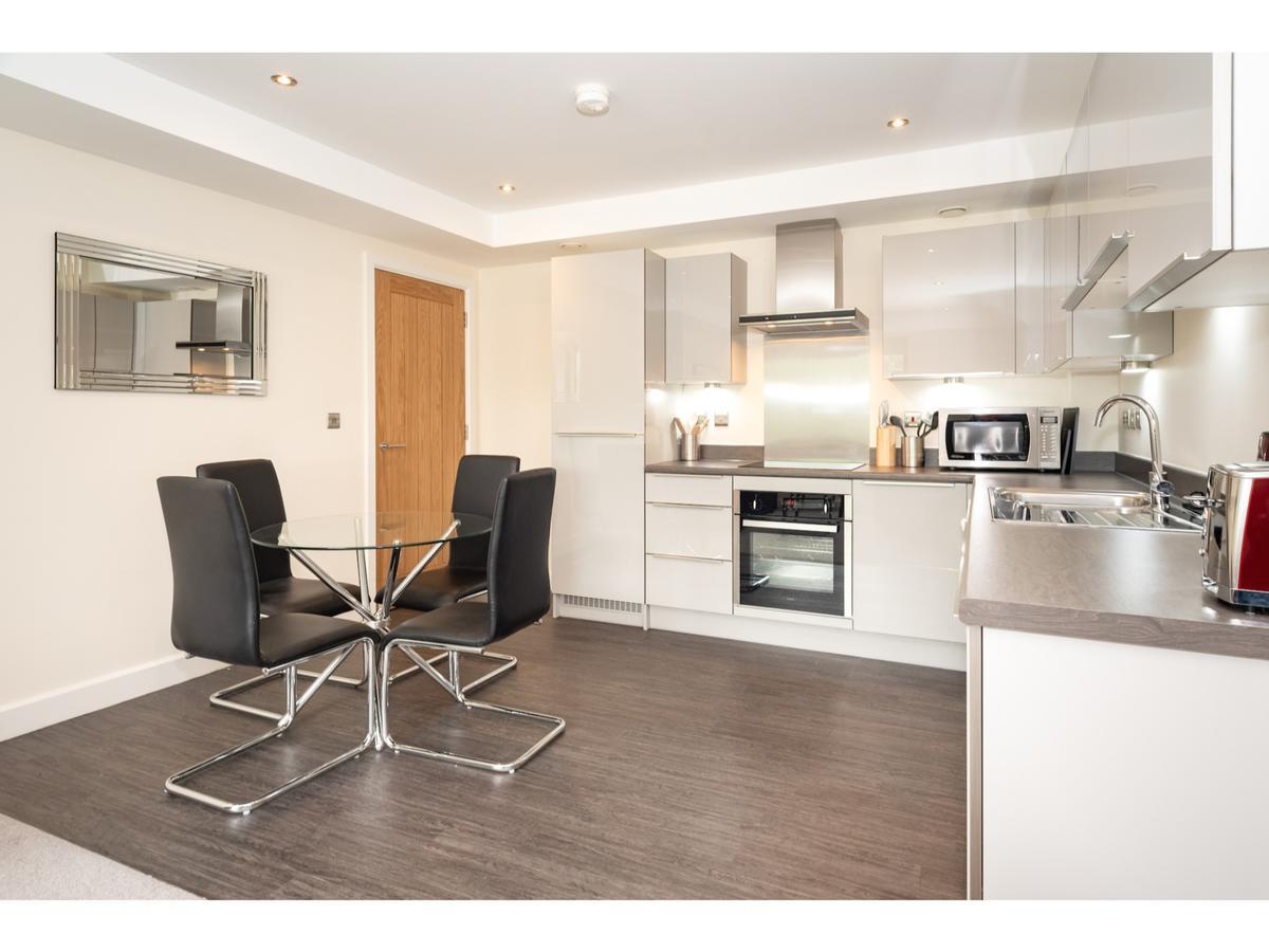 Stylish Flat Near The City Centre - Pass The Keys York Extérieur photo