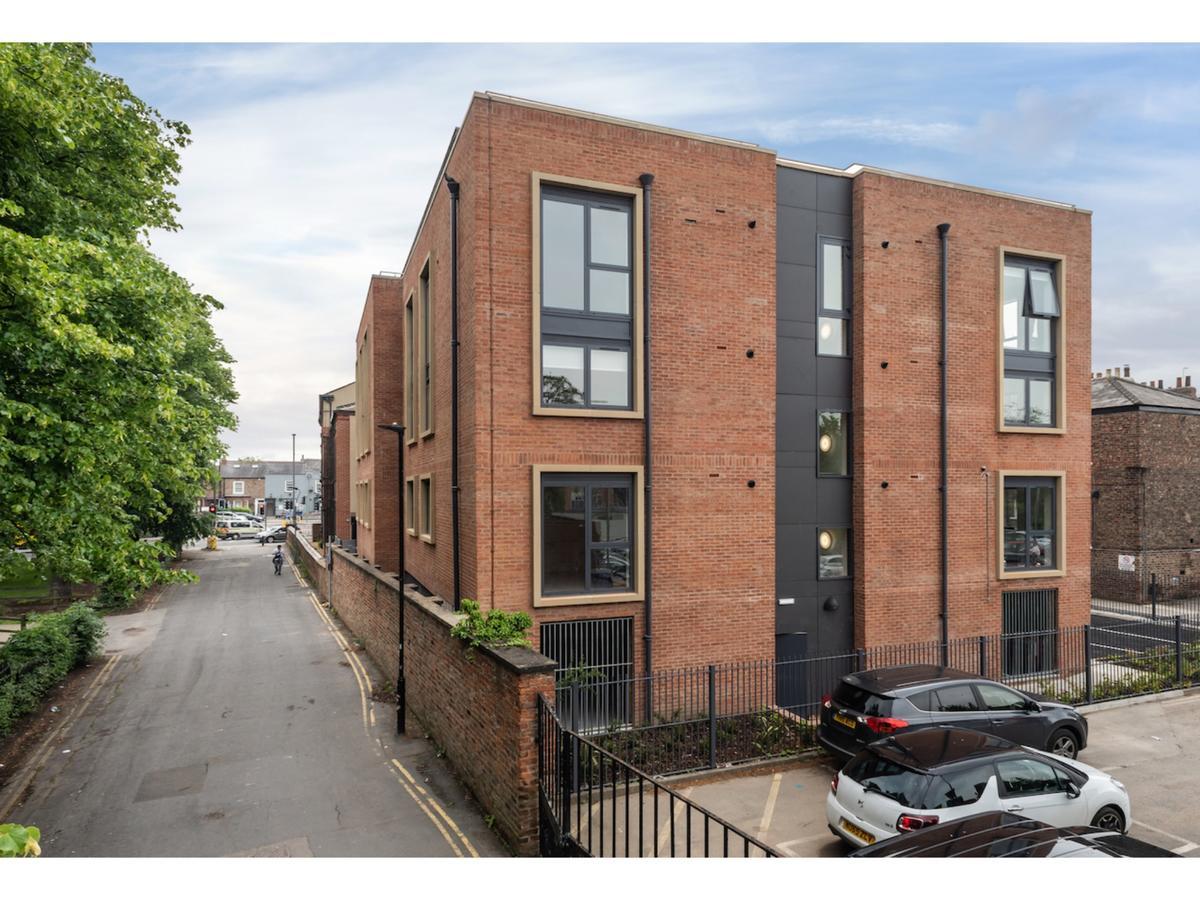 Stylish Flat Near The City Centre - Pass The Keys York Extérieur photo