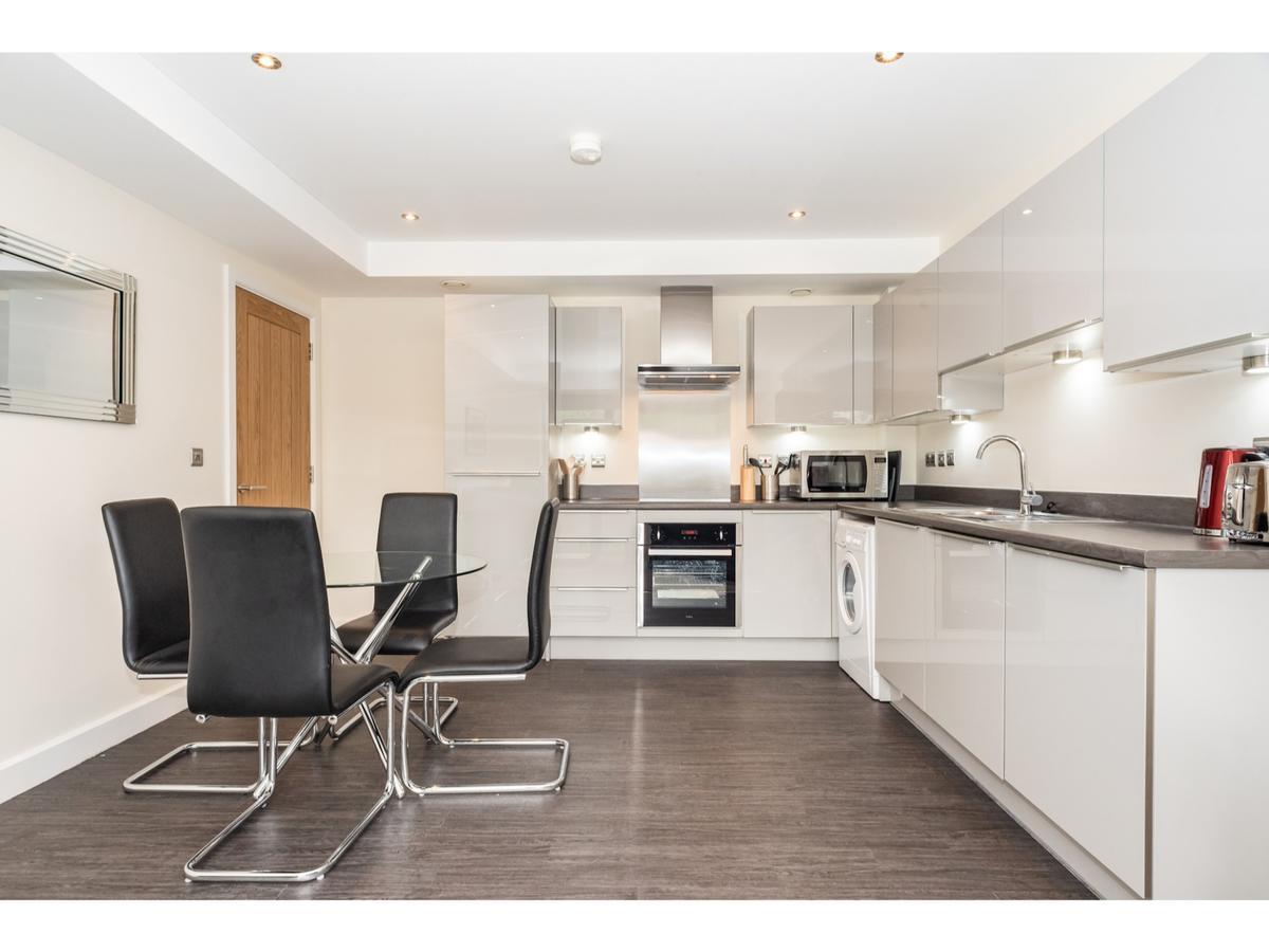 Stylish Flat Near The City Centre - Pass The Keys York Extérieur photo